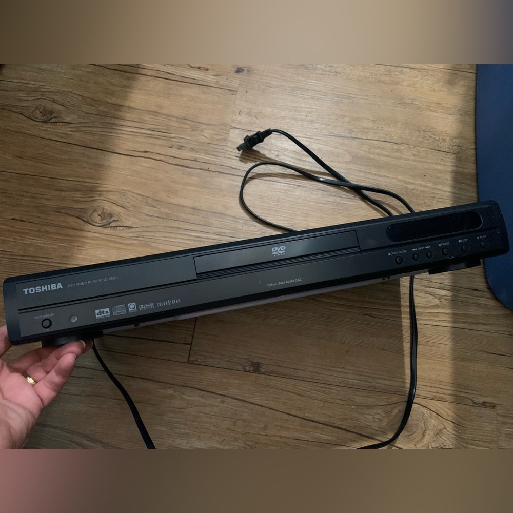 TOSHIBA  Model SD-1800U DVD Player Full size Not Working / Parts (No Remote)